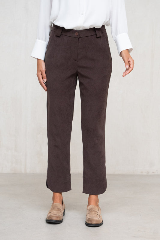 PANTALON SEMIRRECTO BAJO ABIERTO MARRON